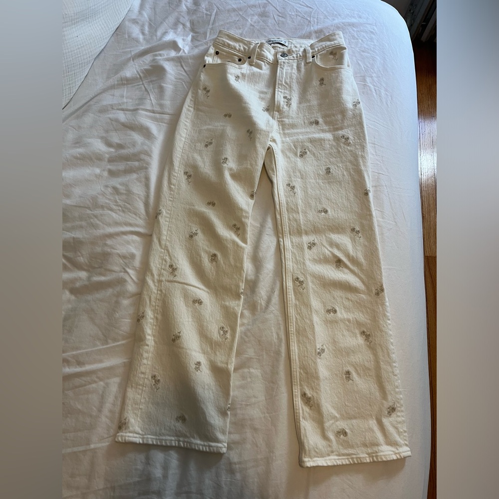 Abercrombie & Fitch Cream Straight Leg Jeans with Subtle Embroidery